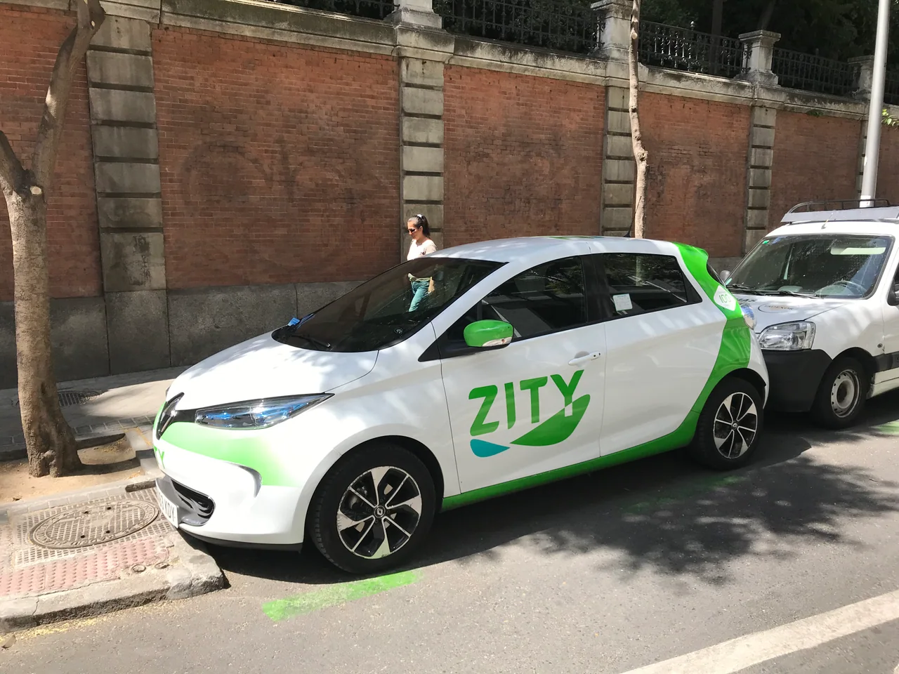 Vehículo Renault Zoe con rotulación ZITY aparcado en Madrid. Fotografía de archivo del 28 de agosto de 2018; no representa las flotas ni el empleo del análisis.